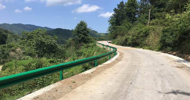 墟落公路波形护栏板标准介绍.jpg