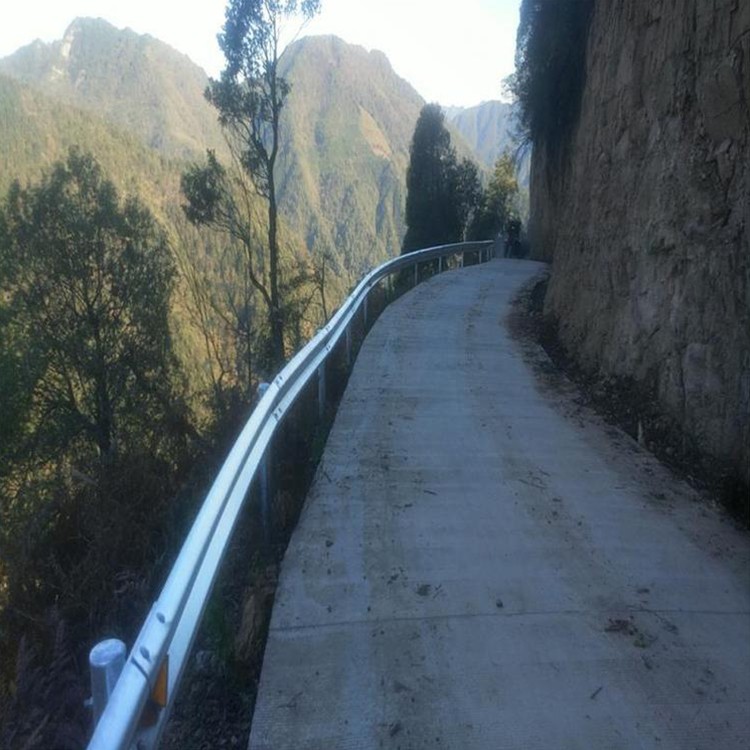 路侧波形梁护栏-河南庞景实业有限公司
