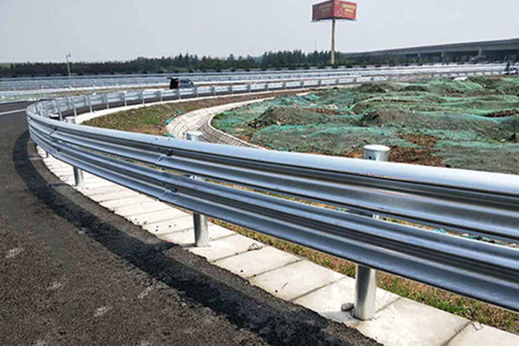 路侧波形梁护栏-河南庞景实业有限公司