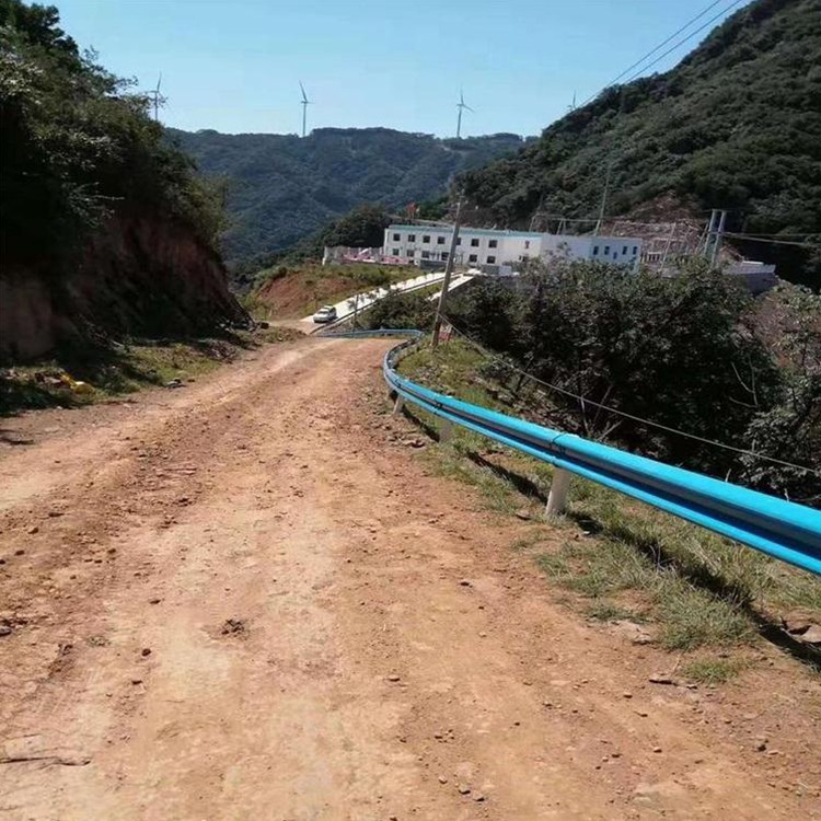 公路三波形梁钢护栏-河南庞景实业有限公司