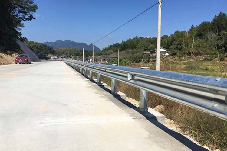 河北波形护栏板-河南庞景实业有限公司