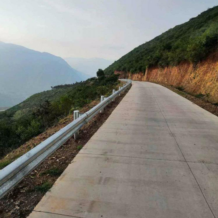 路面波形护栏-河南庞景实业有限公司