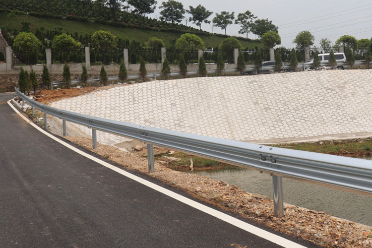西藏公路波形护栏-河南庞景实业有限公司