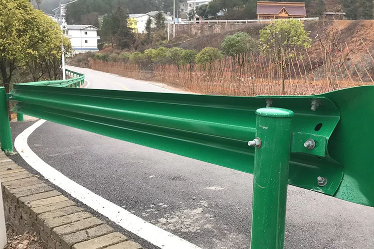 公路波形防护栏-河南庞景实业有限公司