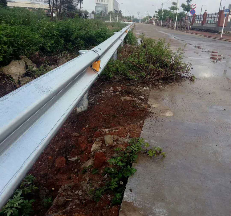 丰台公路波形护栏-河南庞景实业有限公司