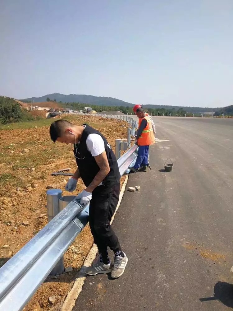 丰台公路波形护栏-河南庞景实业有限公司