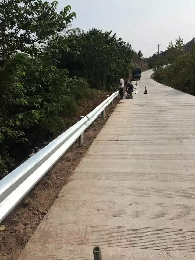 丹东波形护栏型号-河南庞景实业有限公司