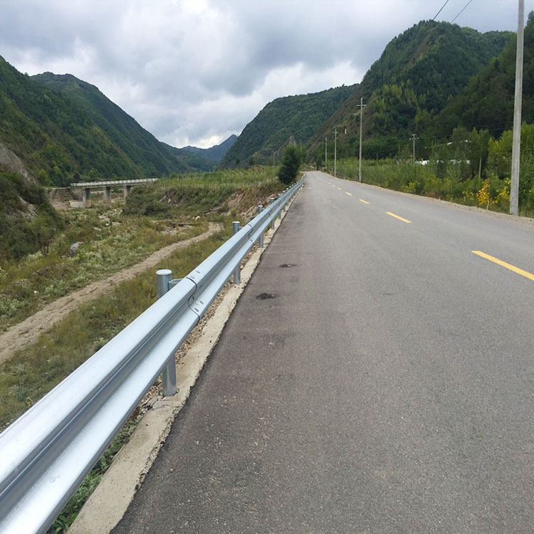 gra4e波形护栏几多钱一米-河南庞景实业有限公司