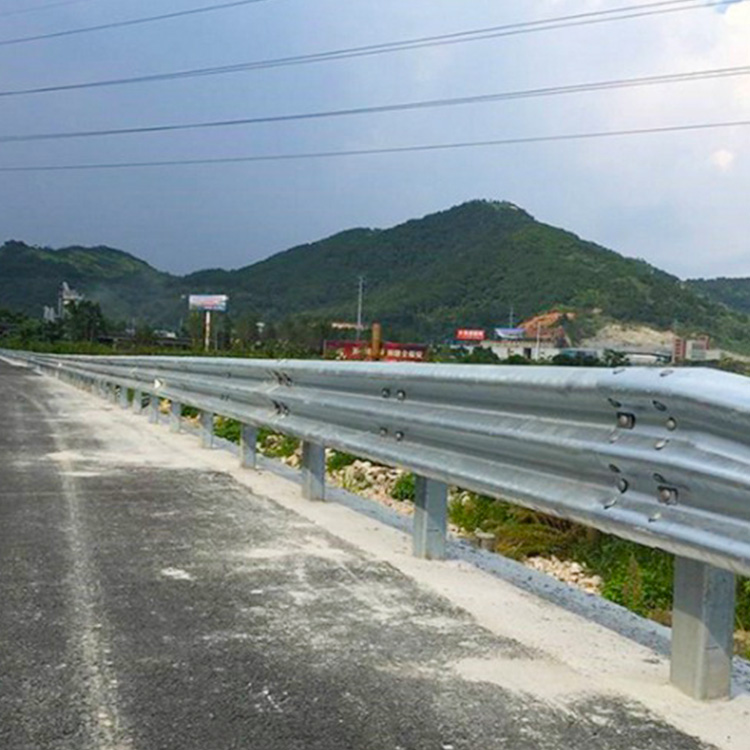 高速公路三波波形护栏几多钱-河南庞景实业有限公司