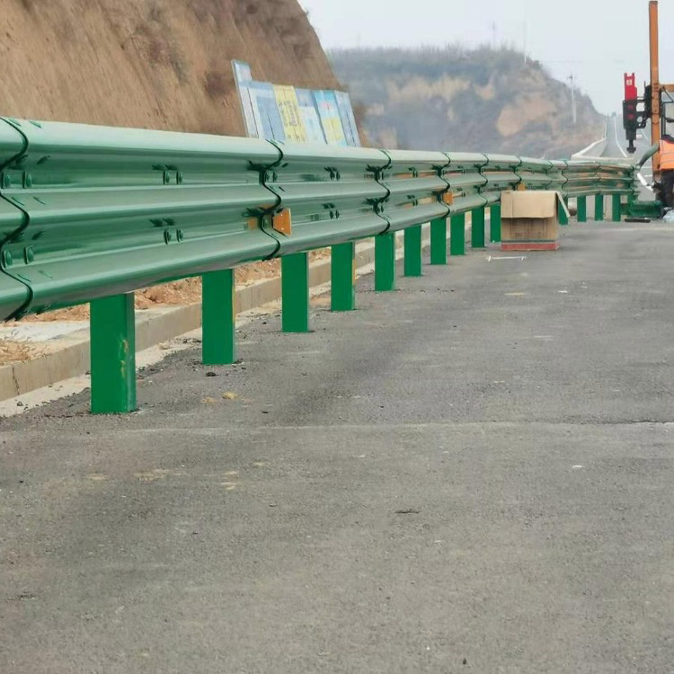 高速公路三波波形护栏-河南庞景实业有限公司